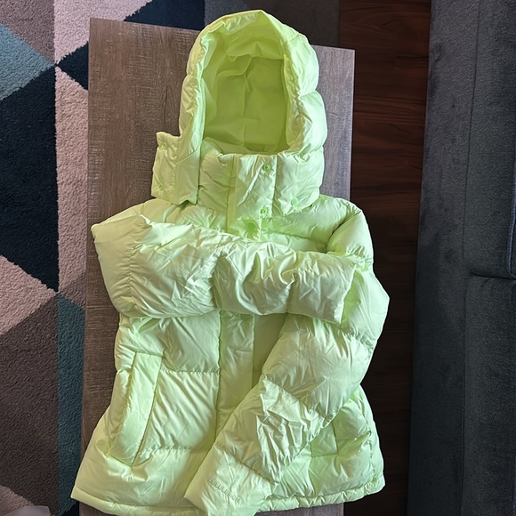Lululemon Wunder Puff Jacket Size 6 in Neon Yellow - Picture 3 of 4